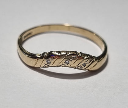 9ct Gold Wave Ring size U 1/2