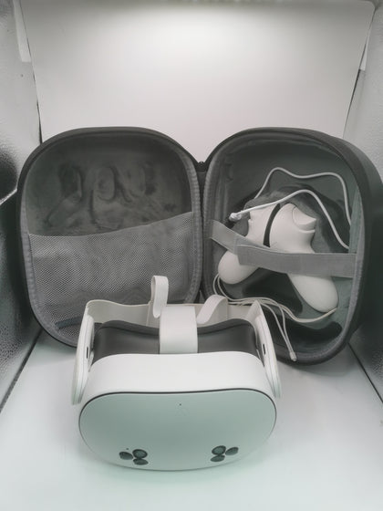 META Quest 3S VirtualReality Headset with controllers  - 128GB includes official quest case