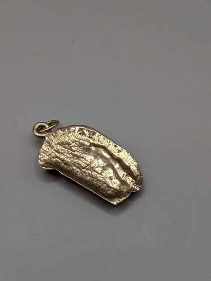 9ct Yellow Gold Jesus Face Pendant - 3.80 Grams