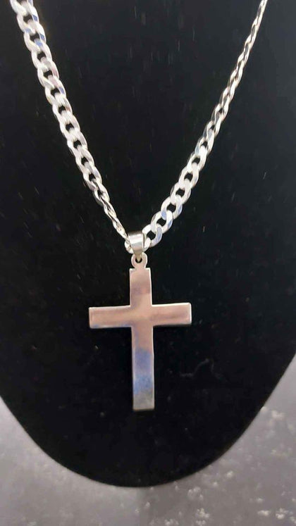 New silver chain with cross ,28inch in length, weight of chain 26.28, weight of cross 5.75g.