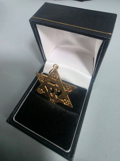 9CT Gold Star Pendent 5.7G