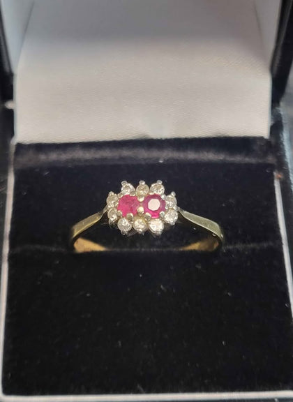 18ct Yellow Gold Ring With Clear And Red/Pink Stones - 3.15G - Size T. Hallmarked