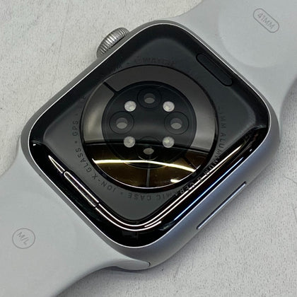 Apple Watch Series 8 41mm Silver Aluminium Case White Sports Band A2773