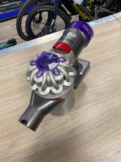 * DYSON V8 Advanced Cordless Stick Vacuum Cleaner