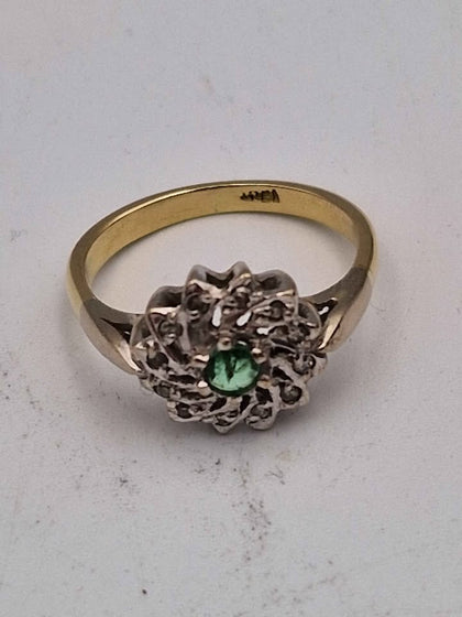 18ct Yellow Gold Diamond Cluster Ring - Size L - 3.72 Grams