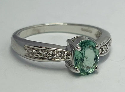 18CT WHITE GOLD RING SIZE N