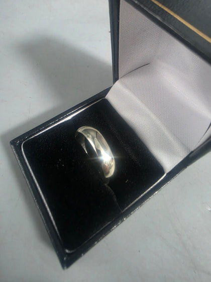 9ct WHITE GOLD RING 375 3.8G Size V HM