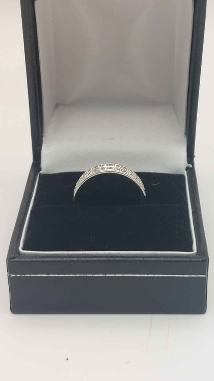 375 HALLMARKED 9CT, WHITE GOLD, BAND WITH STONES, SIZE K, 3G, BOXED