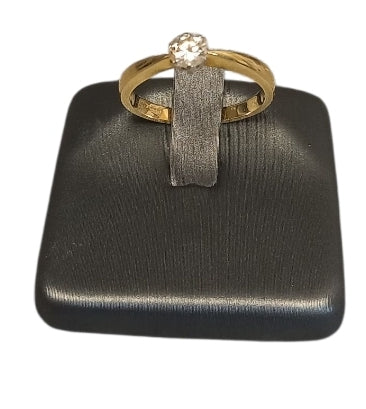 18ct Engagement Ring Size -M 2.6g