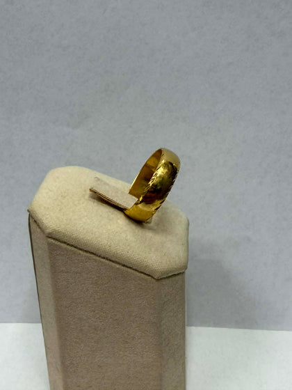 22ct Gold D/C Wedding Band Ring (Size U), 7.1g ** Hallmarked **
