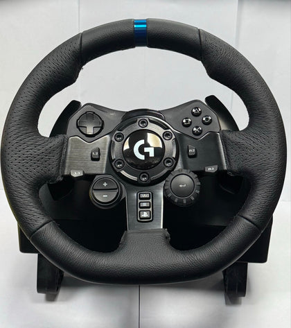 Lodgitech steering wheel + 3 PEDALS ( PS5 , PS4 , PC ) Boxed.