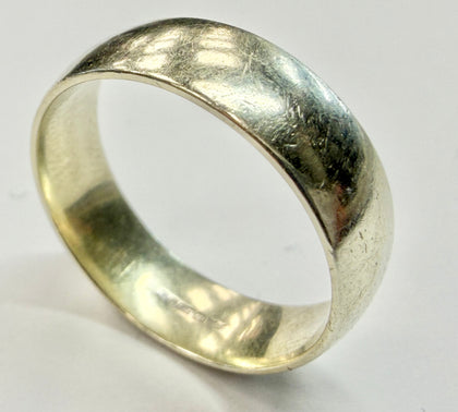 9ct white gold wedding band size Q