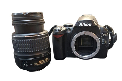 Nikon D40 Digital Camera With Nikon DX AF-S Nikkor 18-55mm Lens