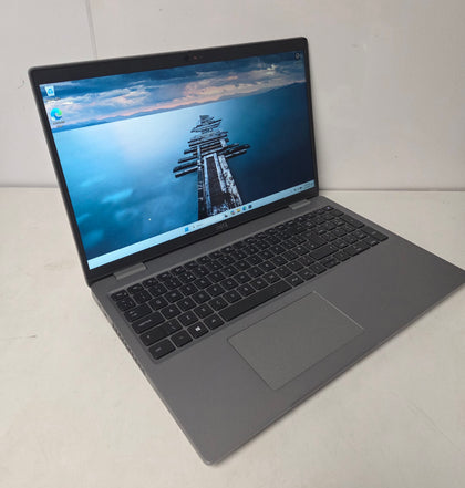 Dell Latitude 5520 - 16GB RAM, 256GB SSD, 3.0GHz, Intel Core I7, Windows 11.