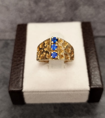 9ct Yellow Gold 'Antique' Style Blue Stone Trilogy Ring Size - N