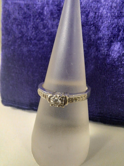 9ct White Gold Ring - 2.18g - Size N - Great Yarmouth