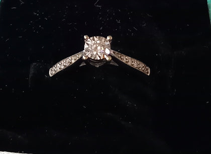 2.8g 9ct Diamond Ring Size M