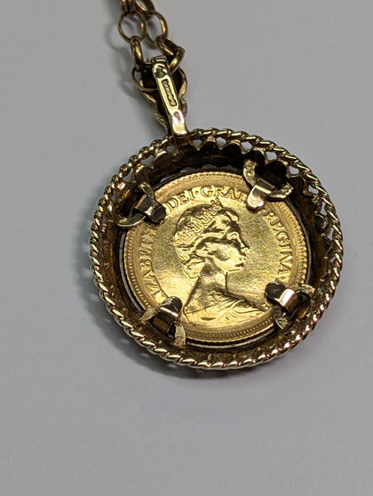 1982 HALF SOVEREIGN PENDANT WITH CHAIN