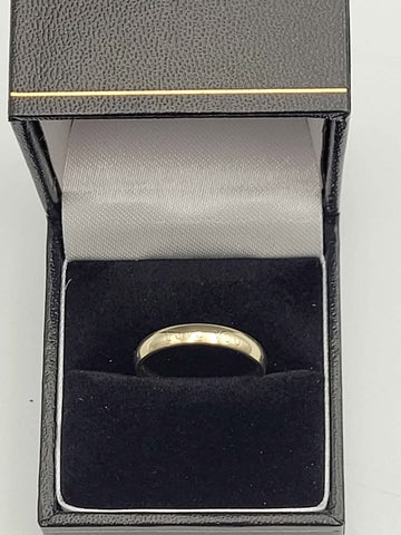 9ct Yellow Gold Wedding Band Ring – Engraved 