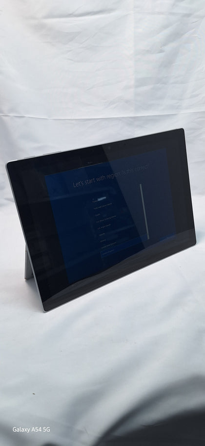 Microsoft Surface Pro 7 platinum Wi-Fi tablet 8GB RAM 256GB SSD Windows 10 Home unboxed