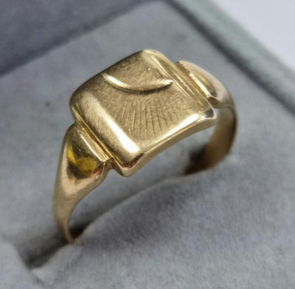9ct Gold Signet Ring Size 