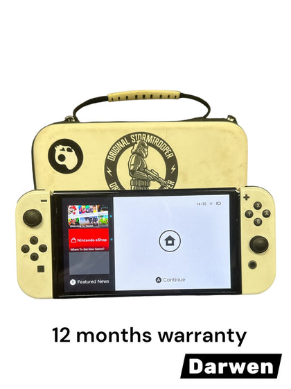 Nintendo Switch OLED Bundle - 7 games + joycons + Charging station