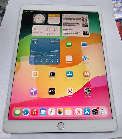Apple iPad Pro 10.5” 1st Gen (A1709) 512GB - Space Grey, Unlocked **CRACKED**