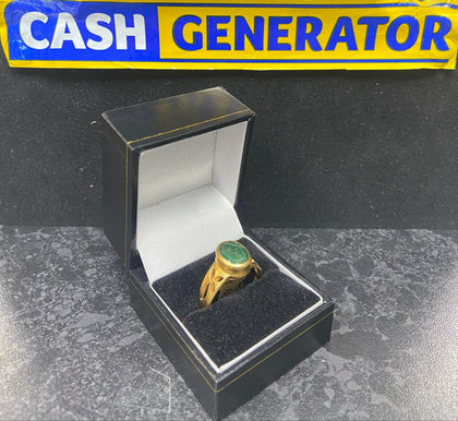 22ct Gold Green Stone Ring (Size T), 8.6g