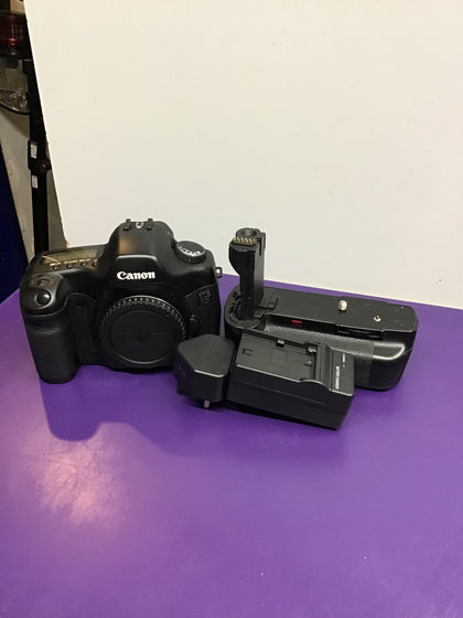 Canon Eos 5D - BODY ONLY with charger and batteries.