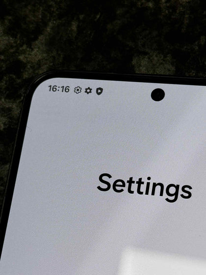 Samsung Galaxy S22 - Boxed, Unlocked, 128GB.