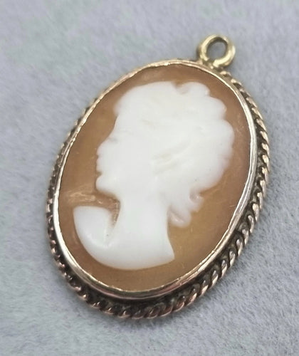 9ct gold Cameo Pendant
