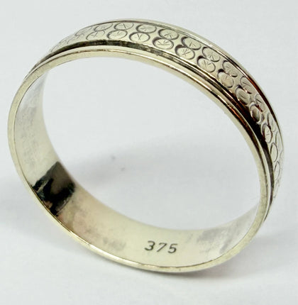 9ct white gold wedding band ring size O 1/2