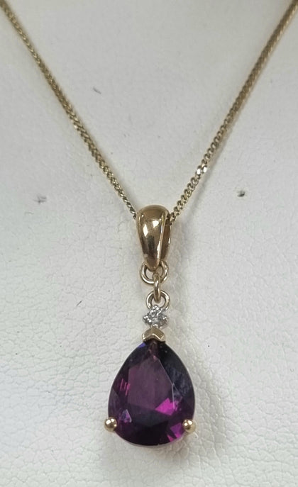 9ct Gold Sapphire & Diamond pendant on chain