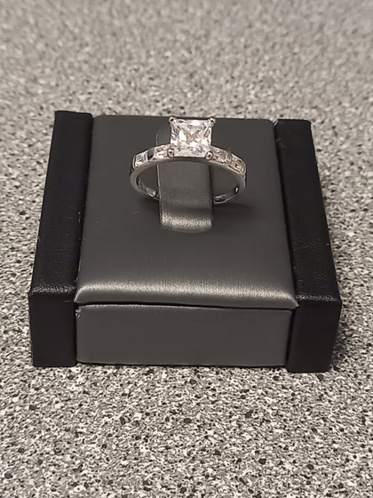 Stunning Silver Ring Size-L 1/2