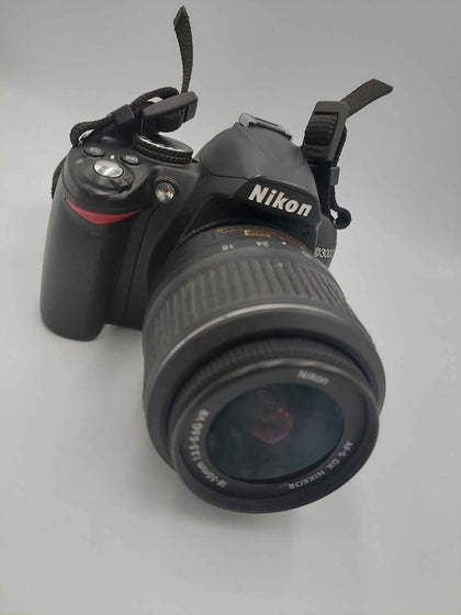 Nikon D3000 10M & 18-55mm, B With Battery Charger Pack