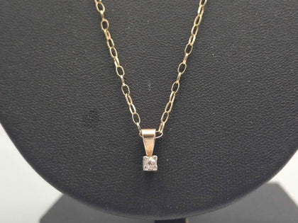 9ct Gold Fine Link Chain Necklace with Solitaire Pendant - 2.88 Grams - 28