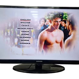 SAMSUNG NON SMART TV 32'' With Remote ***COLLECTION ONLY***