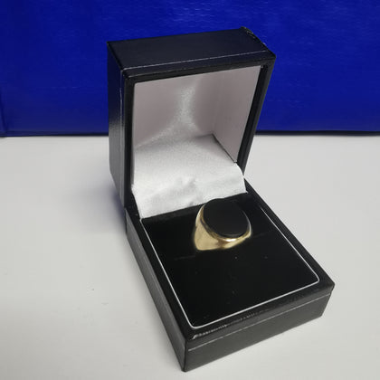 9K Gold Signet Ring, Black Stone, 5.31Grams,, Hallmarked 375, Size: R.