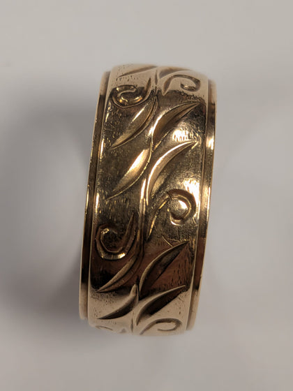 9ct Gold Patternd Band