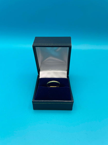 18ct gold ring size J