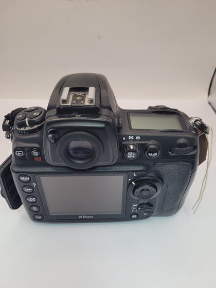 Nikon D700 12.1M Body Only with charger , not boxed .