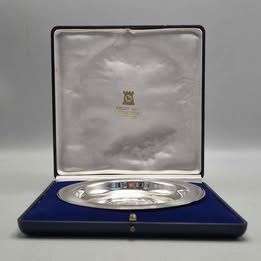 Silver jubilee of her majesty queen Elizabeth II 1977 royal plate 129.8G