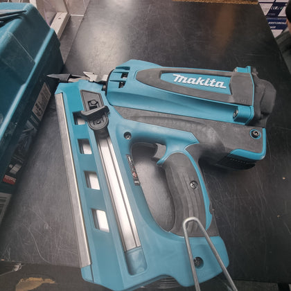 Makita GN900 Nail Gun