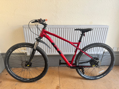 GT Avalanche Elite mountain bike in red (Large)