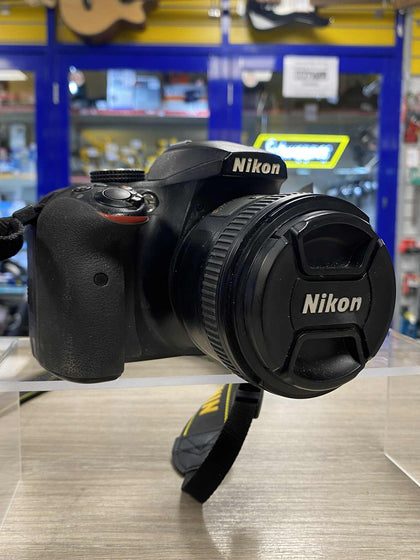 Nikon D3400 (Body) + Nikon AF-S Nikkor 50mm f/1.8G Black Lens