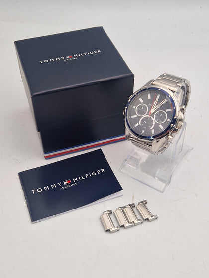 ***LIKE NEW*** Tonny hilfiger mens stainless steel quartz Chronograph Watch With blue dial, extra links and box