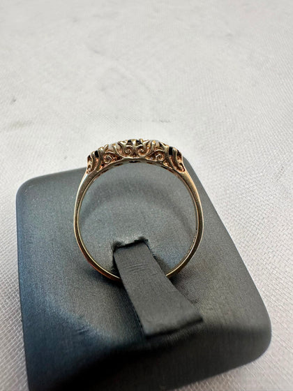 9ct White & Black Gem Yellow Gold Band Ring