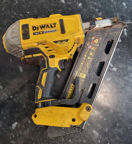 Dewalt (DCN692) 18V Nail Gun BODY ONLY