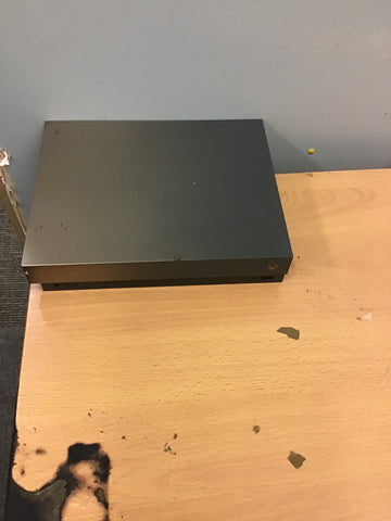 Microsoft Xbox One X - 1 TB