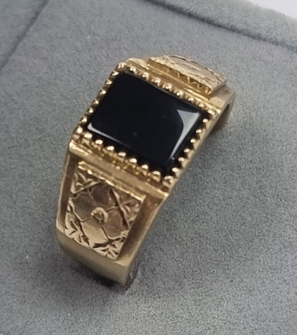 9ct Gold Onyx Ring Size 
